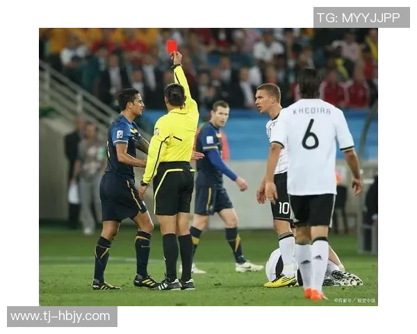 足球明星与红牌球员的恩怨情仇揭秘谁曾遭遇过红牌的惩罚